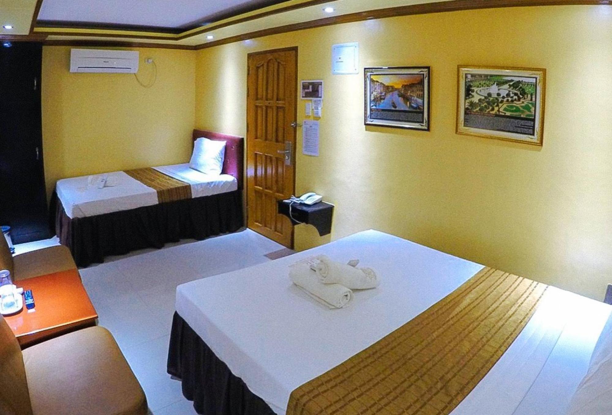 Reddoorz Plus @ Taj Hotel Tuguegarao Exteriér fotografie